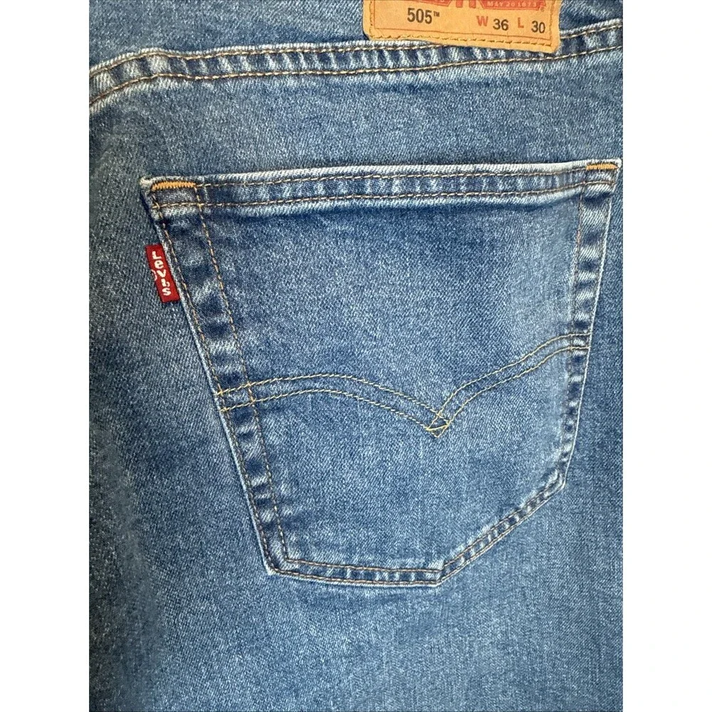 Levi’s 505 Jeans Men's Size 36 x 30 Medium Wash
